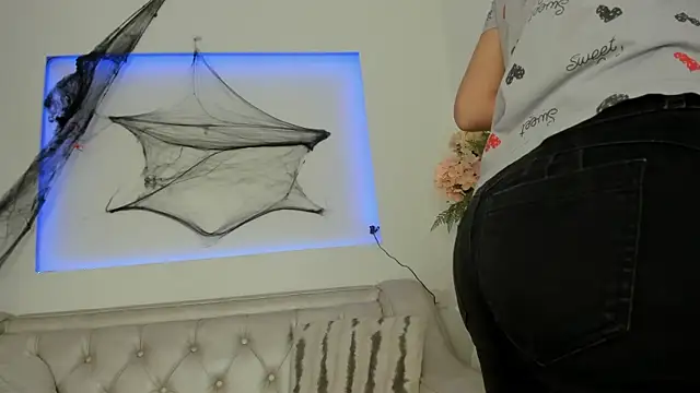 Ridwana  online show from 10/23/25, 11:42