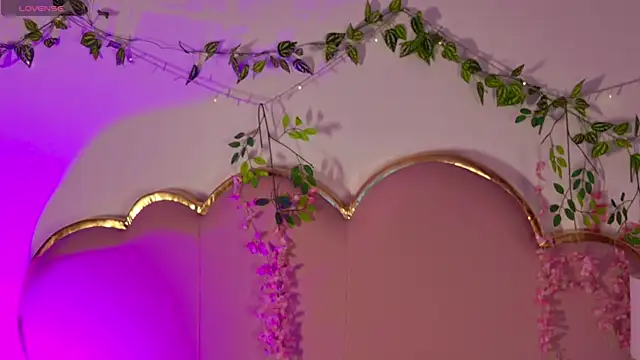 Lauuu2007 online show from 04/22/26, 09:27