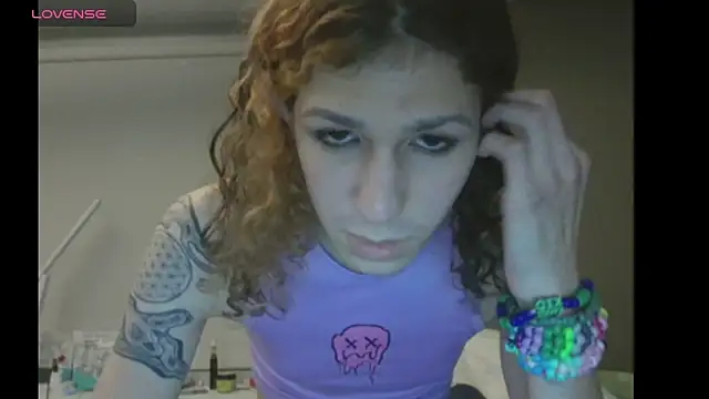 Snapshot of cuddlyavenue chatting on 10/02/25, 03:13 cuddlyavenue online show from 10/02/25, 03:13