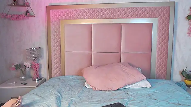 Lunabellee  online show from 03/06/26, 08:27