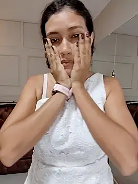 ArielBlossom    online show from 10/17/25, 11:02