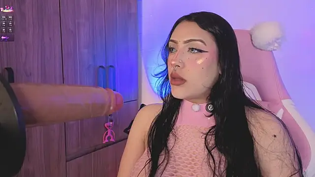 ashlynnlowe  online show from 07/01/26, 09:58