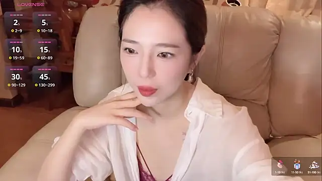 miss-lin online show from 09/26/25, 02:21