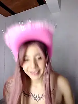 Mia feets online show from 10/29/25, 07:15