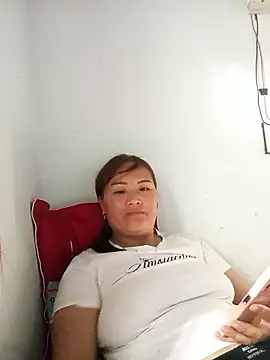 Snapshot of Tamara-a chatting on 09/13/25, 12:43 Tamara-a online show from 09/13/25, 12:43