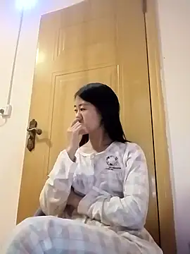 Snapshot of luy-xinh02 chatting on 10/05/25, 01:09 luy-xinh02 online show from 10/05/25, 01:09