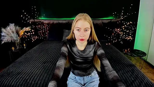 Alina Blonde online show from 09/14/25, 12:04