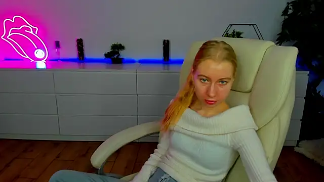 Alina Blonde online show from 11/13/25, 06:56