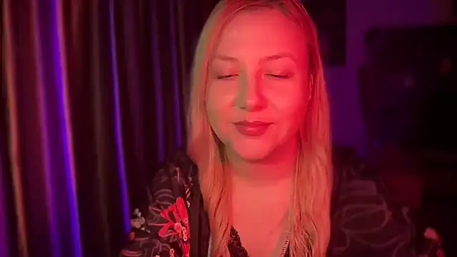 BikiHellena online show from 11/10/25, 03:05