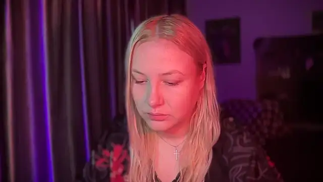 BikiHellena online show from 12/16/25, 05:23