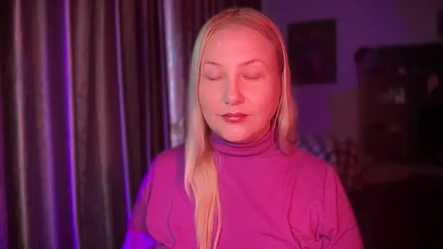 BikiHellena online show from 12/19/25, 07:37