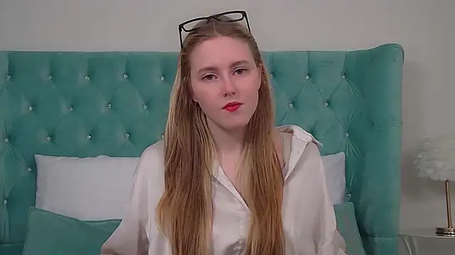 Snapshot of LexiBookwell chatting on 06/04/26, 07:36 LexiBookwell online show from 06/04/26, 07:36