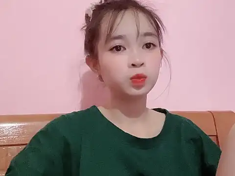 Snapshot of Suna7383 chatting on 10/03/25, 04:48 Suna7383 online show from 10/03/25, 04:48