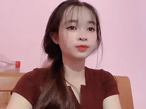 Snapshot of Suna7383 chatting on 10/06/25, 04:15 Suna7383 online show from 10/06/25, 04:15