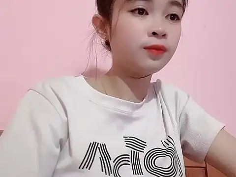 Snapshot of Suna7383 chatting on 10/08/25, 03:53 Suna7383 online show from 10/08/25, 03:53