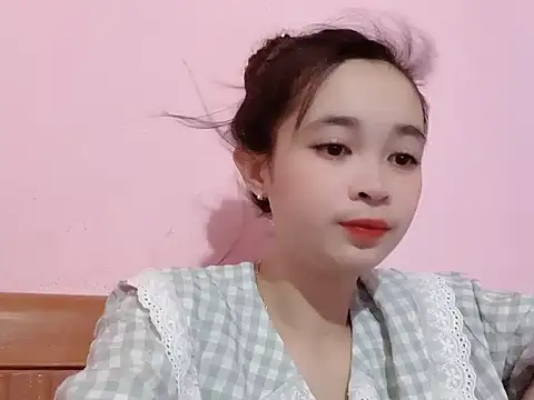 Snapshot of Suna7383 chatting on 10/11/25, 06:28 Suna7383 online show from 10/11/25, 06:28