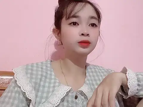 Snapshot of Suna7383 chatting on 10/27/25, 05:17 Suna7383 online show from 10/27/25, 05:17