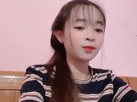 Snapshot of Suna7383 chatting on 10/28/25, 03:58 Suna7383 online show from 10/28/25, 03:58