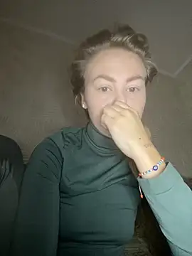 MartaLuna  online show from 11/10/25, 08:02