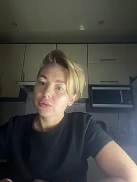 MartaLuna  online show from 11/13/25, 03:33