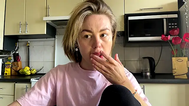 MartaLuna  online show from 04/18/26, 09:46