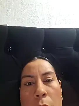 Chloe y Dante online show from 10/20/25, 03:12