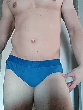 Snapshot of brankinho28 chatting on 10/13/25, 12:16 brankinho28 online show from 10/13/25, 12:16