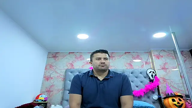 TonnyMorenoo online show from 10/28/25, 05:37