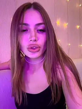 Elizabeth Tay online show from 11/23/25, 04:40