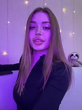 Elizabeth Tay online show from 12/18/25, 06:36