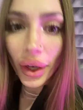 Elizabeth Tay online show from 03/11/26, 06:58