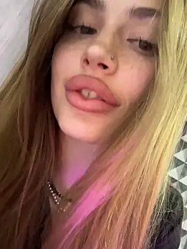 Elizabeth Tay online show from 04/02/26, 06:05