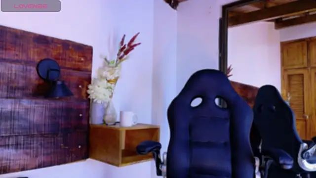 JhosuaVega online show from 04/21/26, 02:15