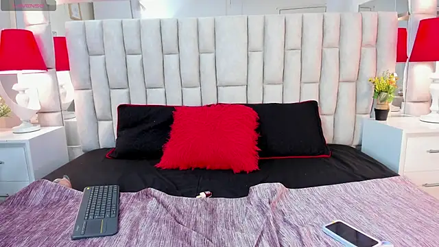 melani hom online show from 09/17/25, 12:40