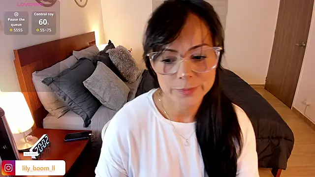 Lyliboomm online show from 11/22/25, 01:04