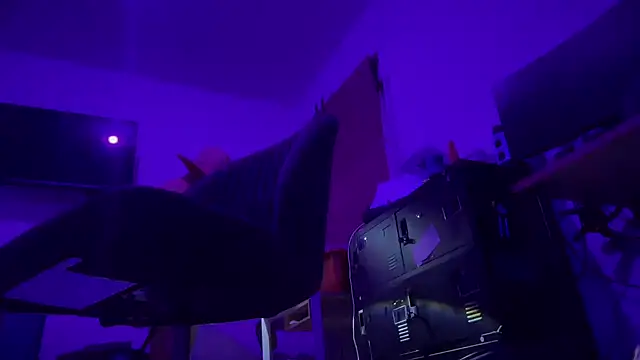 jasoncali305 online show from 12/03/25, 09:18