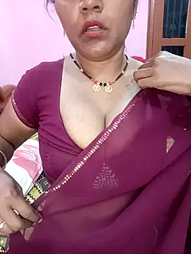 Snapshot of KannadaTamilTeluguBeauty chatting on 04/25/26, 01:52 KannadaTamilTeluguBeauty online show from 04/25/26, 01:52