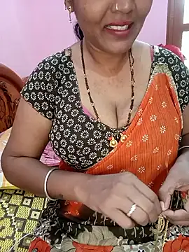 Snapshot of KannadaTamilTeluguBeauty chatting on 04/28/26, 09:25 KannadaTamilTeluguBeauty online show from 04/28/26, 09:25