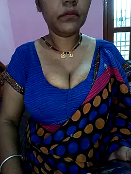 Snapshot of KannadaTamilTeluguBeauty chatting on 05/05/26, 08:11 KannadaTamilTeluguBeauty online show from 05/05/26, 08:11