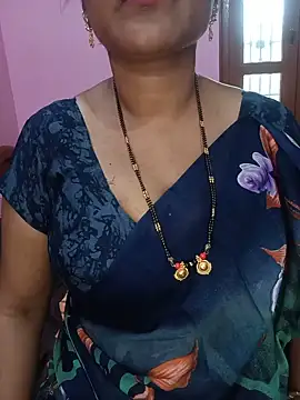 Snapshot of KannadaTamilTeluguBeauty chatting on 05/12/26, 09:17 KannadaTamilTeluguBeauty online show from 05/12/26, 09:17