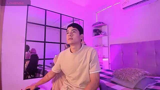 SandroVeyra online show from 10/16/25, 03:18