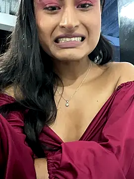 Michelle Narvaez online show from 12/21/25, 03:13