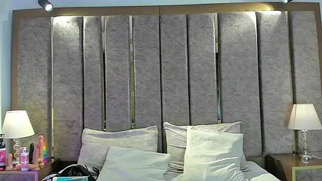 AishaValcazar online show from 04/15/26, 03:46