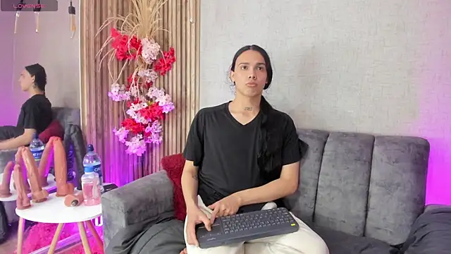 Almaazz online show from 04/18/26, 04:27