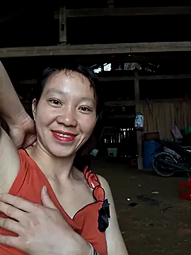 bonnie-00 online show from 10/24/25, 01:35