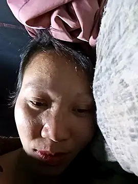 bonnie-00 online show from 11/26/25, 02:40