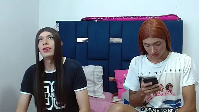 PinkLuna LolaBloom online show from 01/17/26, 06:00