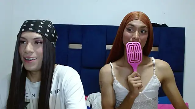 Snapshot of PinkLuna_LolaBloom chatting on 05/15/26, 11:45 PinkLuna LolaBloom online show from 05/15/26, 11:45