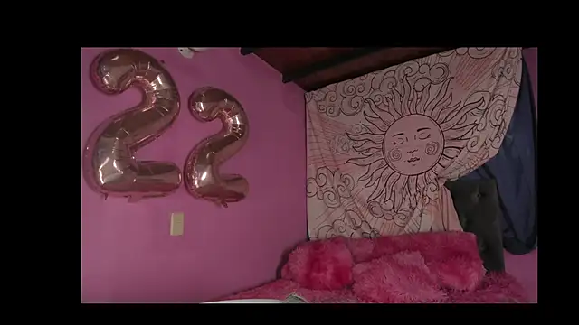 Snapshot of Missmoonstar chatting on 09/15/25, 10:32 Missmoonstar online show from 09/15/25, 10:32