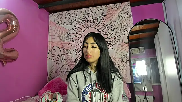 Snapshot of Missmoonstar chatting on 09/17/25, 08:10 Missmoonstar online show from 09/17/25, 08:10